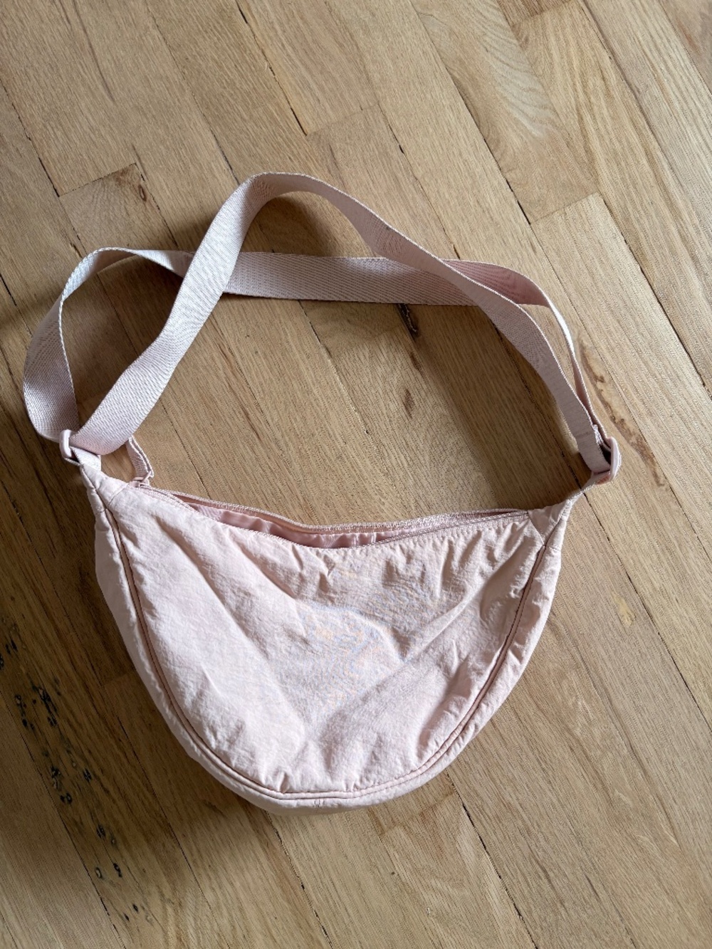 Uniqlo Crescent Bag